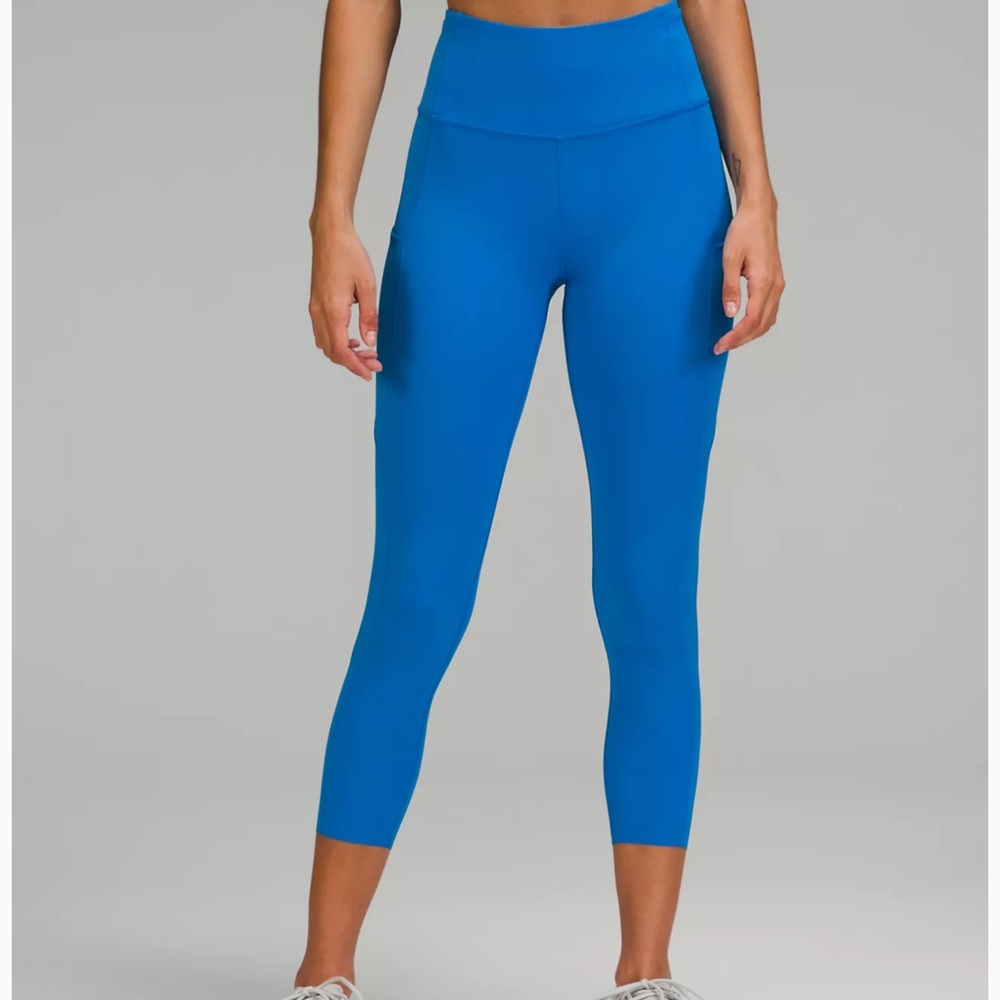 Lululemon sz 0, Poolside blue. Excellent condition. Wore once. 🤸‍♀️🏃🏽‍♀️